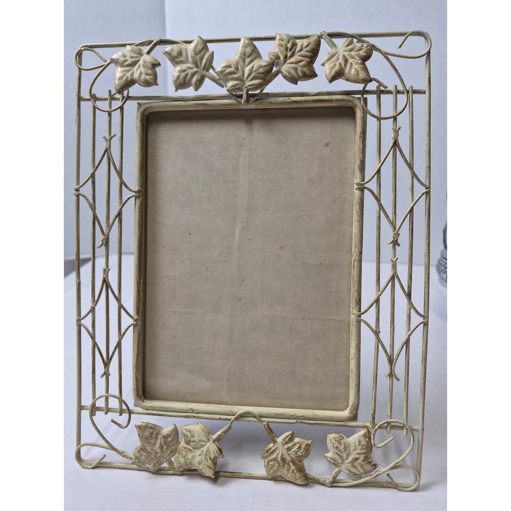 Vintage Wire Metal Ivy Leaf Picture Frame 4x6 Cream Antiqued Cottagecore Decor